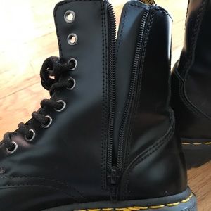 Black Jadon Dr. Martens